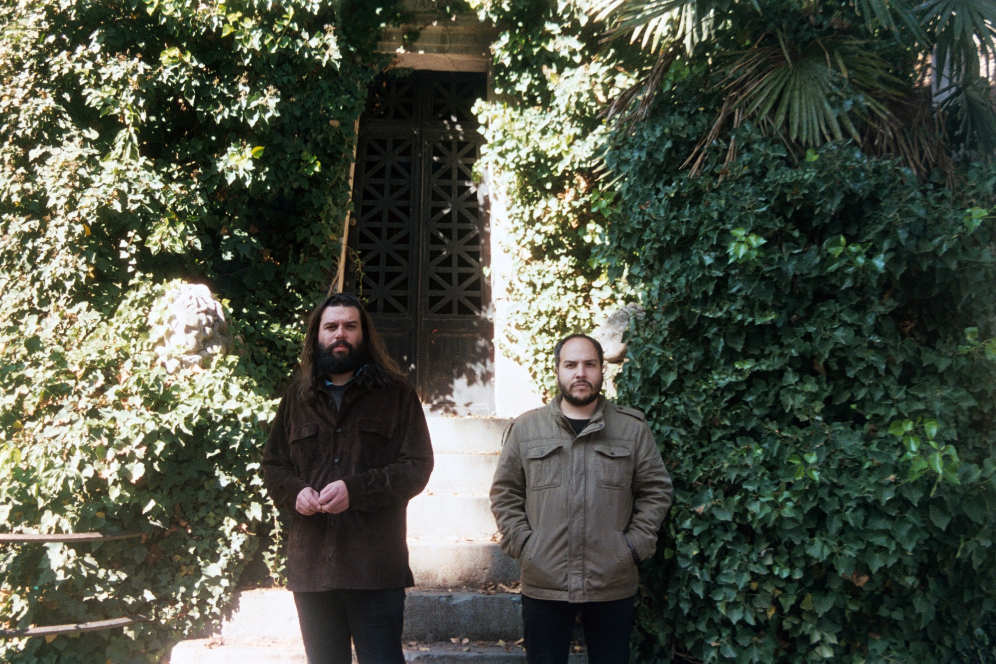 Escondite e Isla del Sol colaboran en el nuevo EP «Sueño Falso».