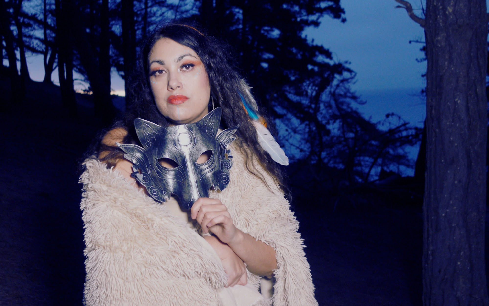 NACIONAL// UN VIAJE POP DE AUTOCONOCIMIENTO: REINA MINERVA ESTRENA NUEVO SINGLE Y VIDEO «SER YO MISMA».