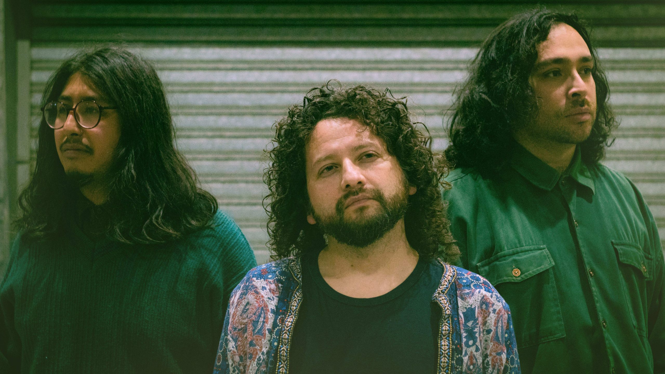 NACIONAL// ¡Traküm irrumpe con su psicodélico debut y la invasión de la «Chaqueta de Rincón»!