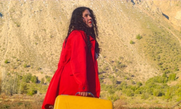 Catalina Navarro estrena el videoclip de “Algo Más”, su faceta más rítmica y vital