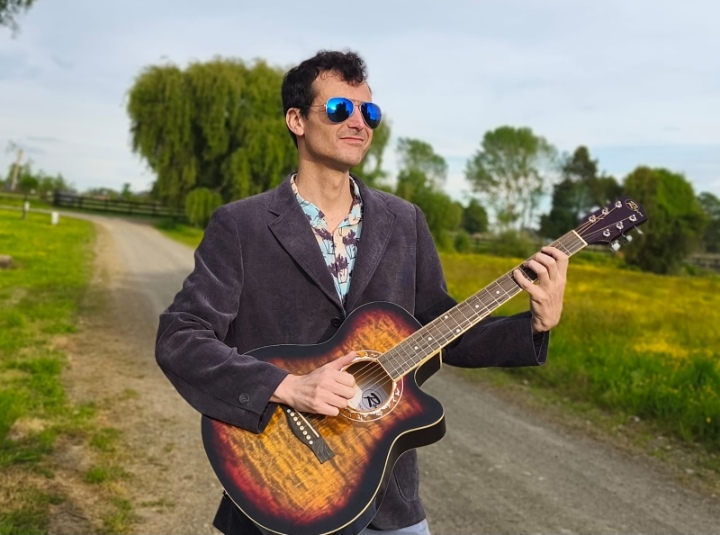 Danny Blue Jet regresa a la música con ‘Volver a Marte’: “quiero innovar en el indie folk chileno”