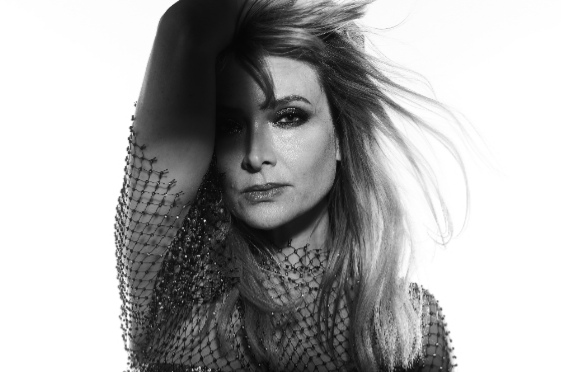 Nicole llega en vivo al Teatro Municipal de Viña del Mar con sus grandes éxitos