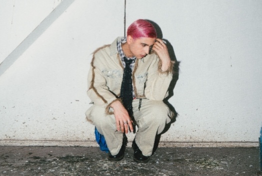 Paco Miranda estrena “Caer” y adelanta su próximo álbum: “Las caídas me han servido para construir una mejor versión de mí mismo”