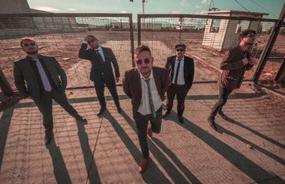 Zánganos de la Plebe presenta «Ni Lenin Ni Lennon»