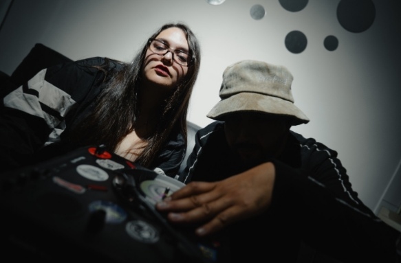 Vica presenta «Quédate»