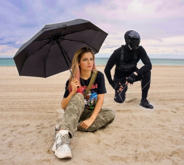 Karla Sro presenta “ALiVE”, un explosivo cruce entre nu metal, EDM y música urbana