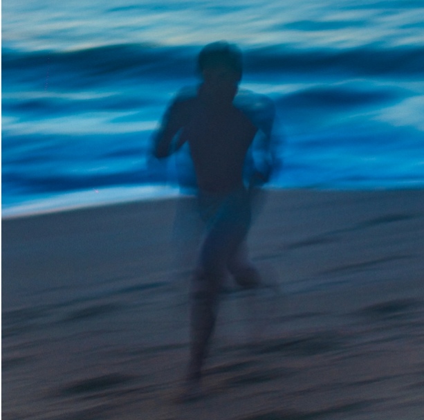 Deseo, pista de baile y nostalgia: Vice Arrué abre una nueva era pop con “CONOCERTE +”