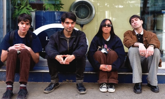 Isla Hind adelanta su primer disco con el sencillo ‘Elliott
