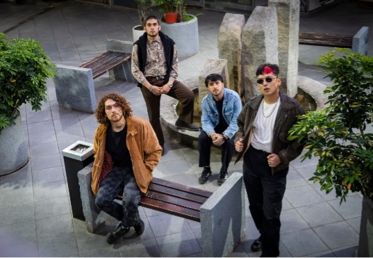 Samsara lanza “Regular Corto”, un disco que expande los límites del rock alternativo chileno
