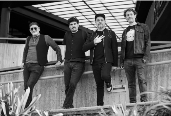 Hombre Rojo estrena «3 más de 3», una reflexión sonora sobre los excesos de la vida contemporánea