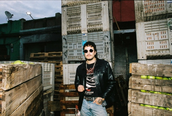 Pancho Gana estrena el videoclip de «Por la alameda», un contagioso rock and roll que adelanta su nuevo disco