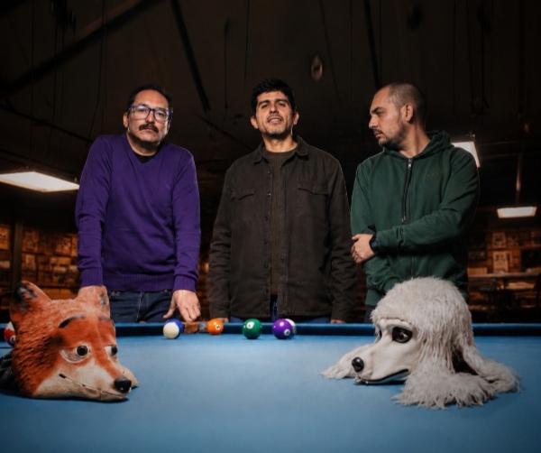 KETTERER SORPRENDE CON «EL CLUB DE LA MESA DE PING PONG»: UN VIAJE INDIE POP SATÍRICO DE 15 CANCIONES.