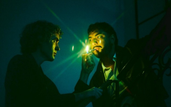 Ignacio Redard y Emiliano Hache se unen en “YENDO”, una canción sobre el control y la imposibilidad de vivir en el presente