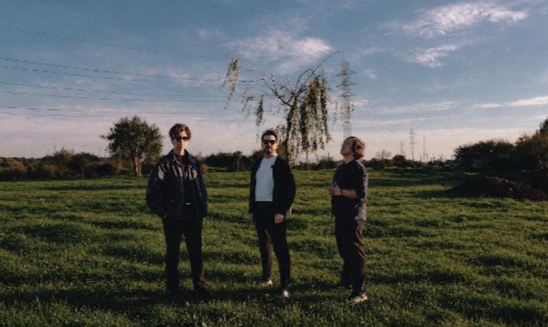 Cadal transforma la nostalgia  en rock alternativo con » Ventas Rotas», adelanto de su próximo disco.